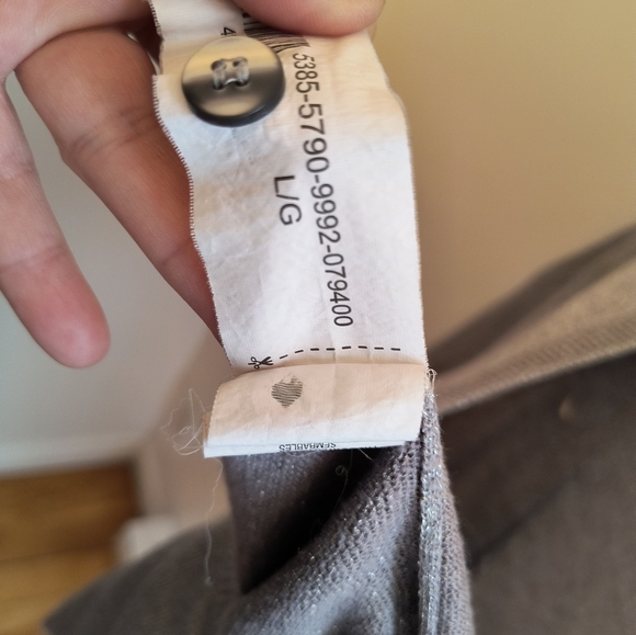 UK to LA silver top. Size Large. Color silver. Good condition - Picture 3 of 5